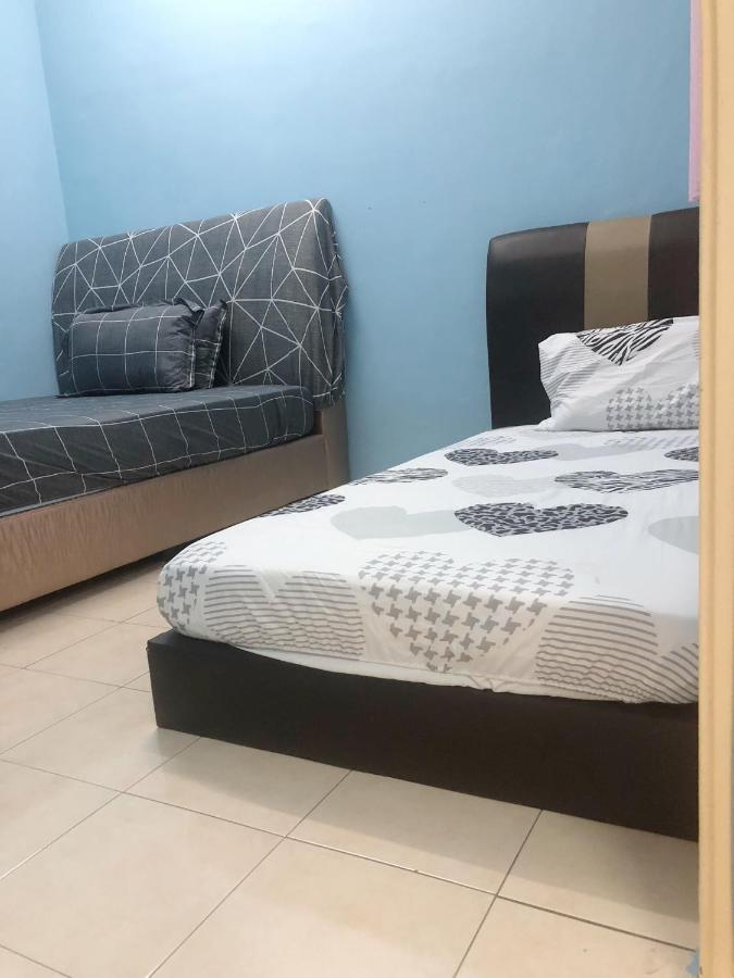 E&Y Homestay Kuala Rompin Luaran gambar